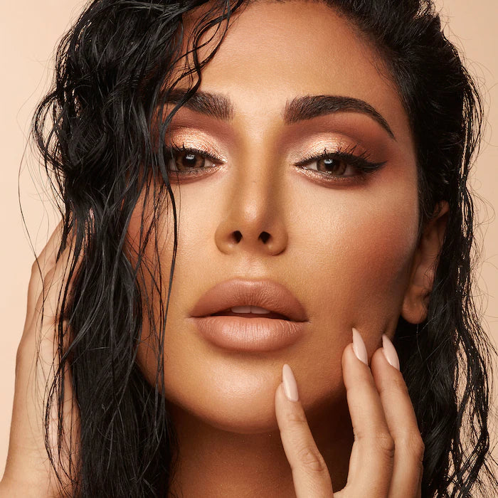 HUDA BEAUTY
Nude Obsessions Eyeshadow Palette