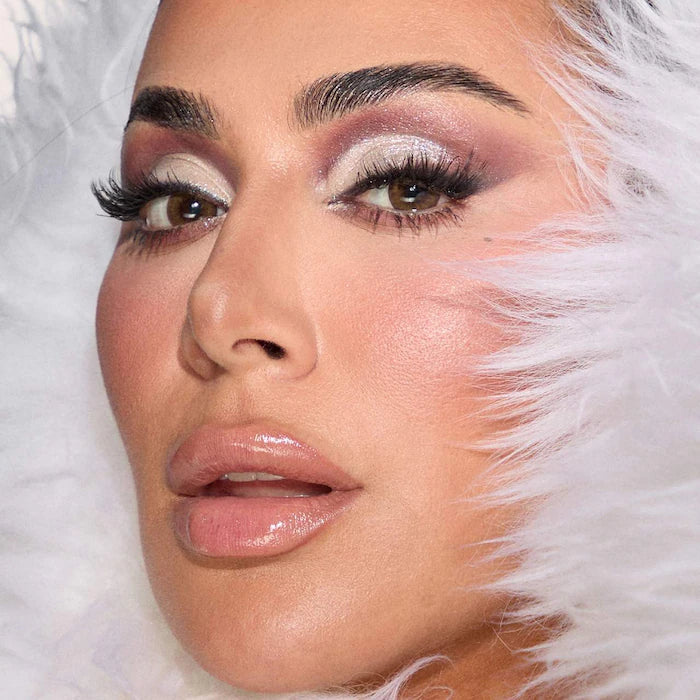 HUDA BEAUTY 
Icy Nude Eyeshadow Palette