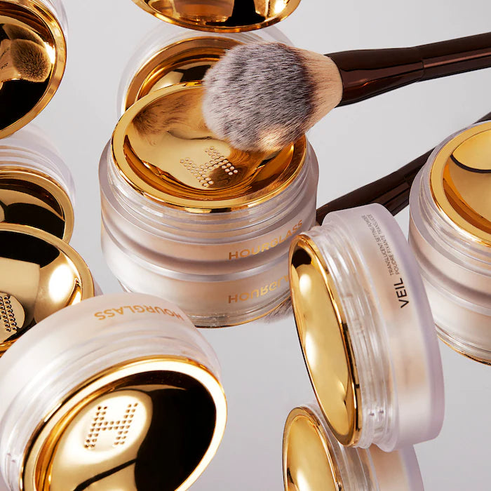 Hourglass 
Veil™ Powder Brush
