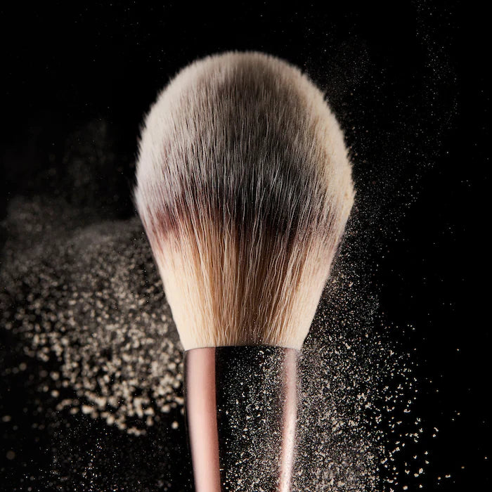 Hourglass 
Veil™ Powder Brush