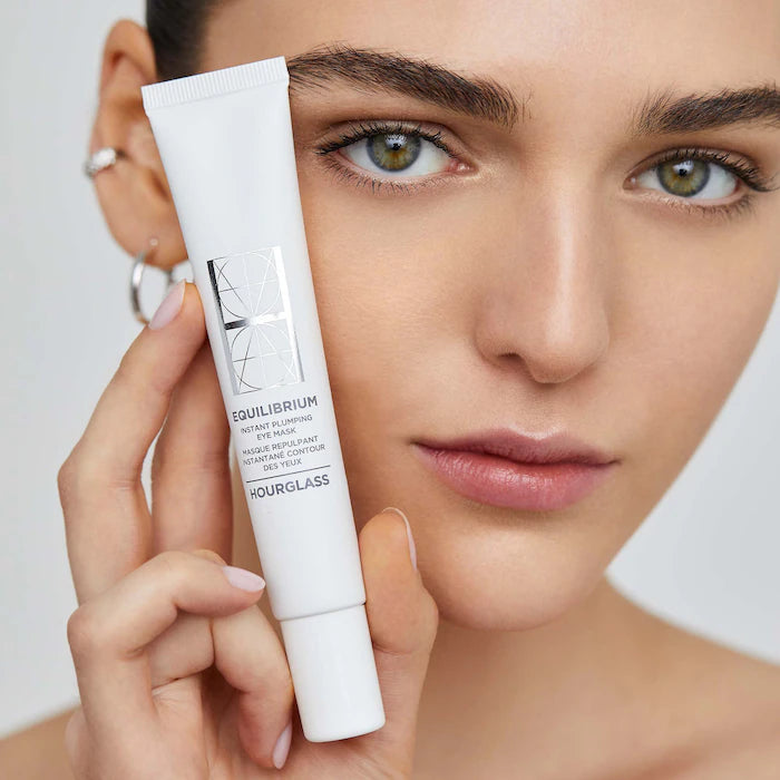 Hourglass 
Equilibrium Instant Plumping Eye Mask