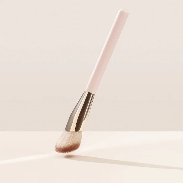 Rare Beauty -Soft Pinch Blush Brush (PRE-ORDEN)